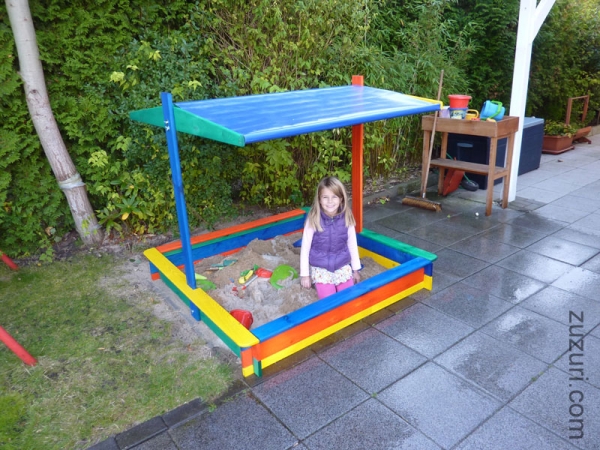 Sandkasten "Nadine" 140x140 mit Sonnensegel bzw. Regenschutz